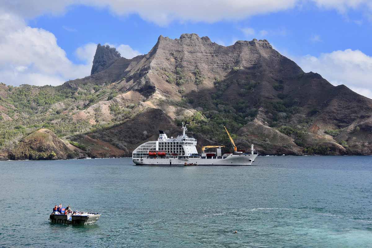 VISITING THE MARQUESAS ON THE ARANUI 5